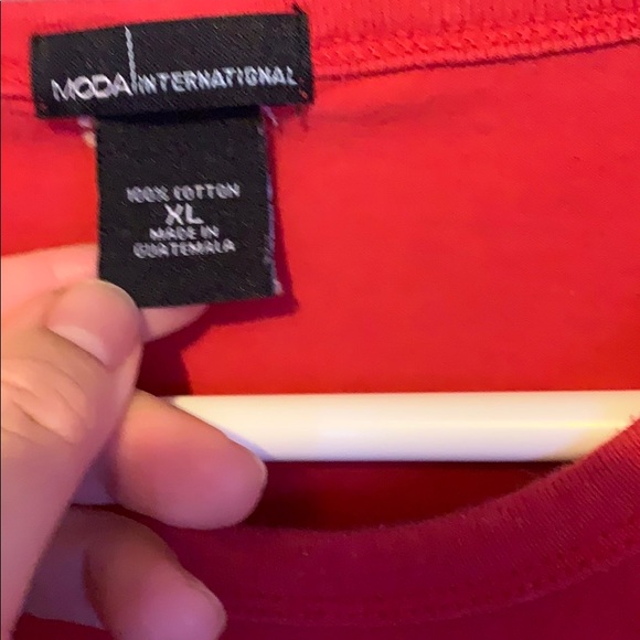 Moda International red t-shirt - Picture 2 of 2